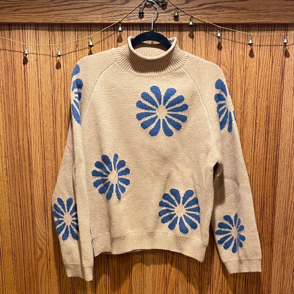 Cozy Daisy Flower Knit Pullover Sweater NWOT